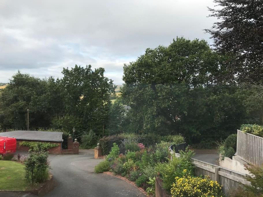 1 Bedroom Self Contained Separate Annexe In Exeter Ide Exterior photo